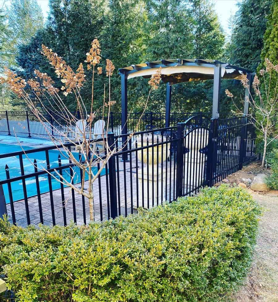 Metal pool fence