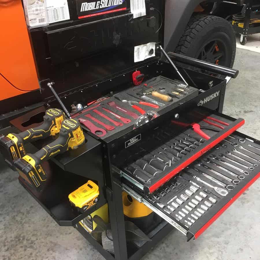 rolling metal tool box