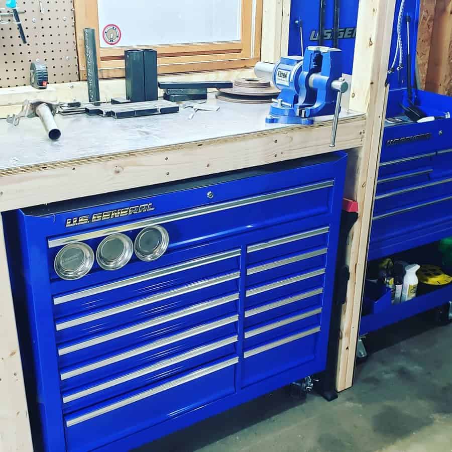 rolling metal tool box