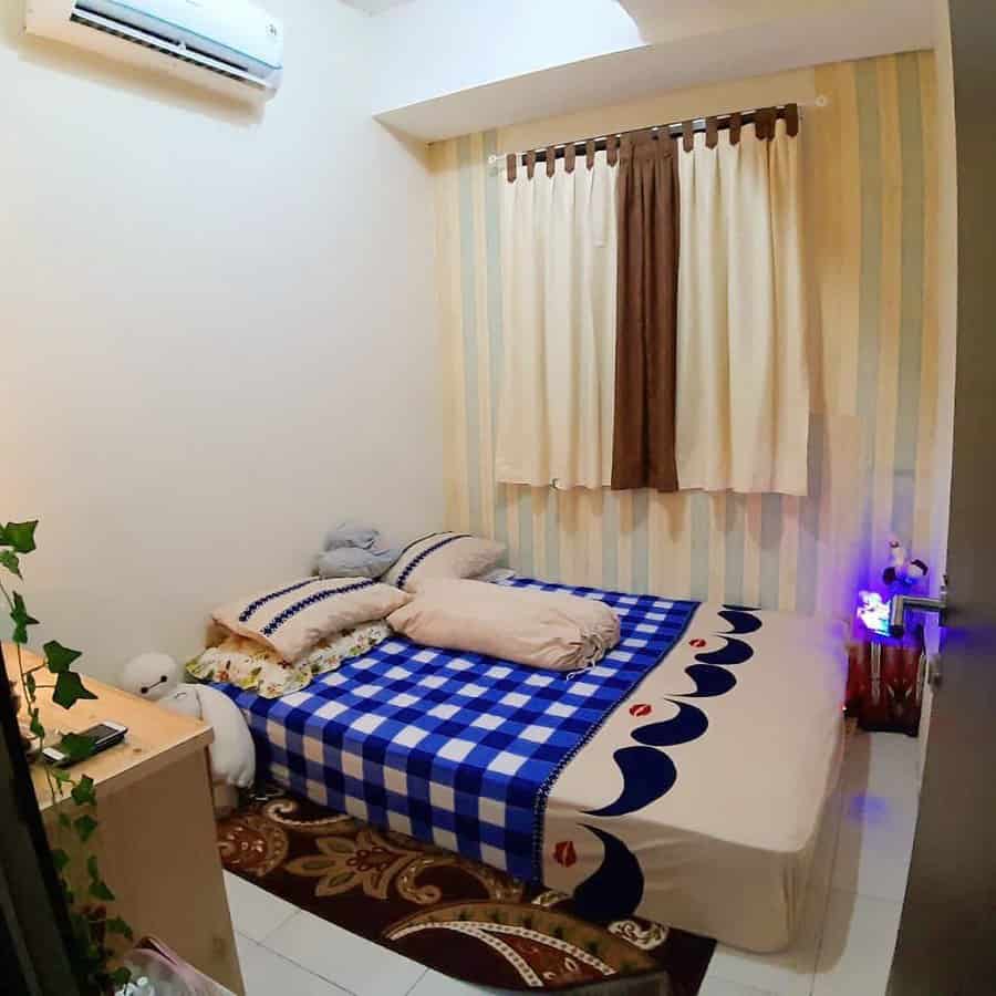 Minimalist Apartment Bedroom Ideas roombykay