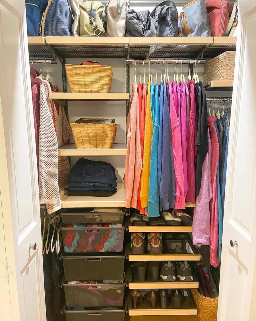 Door closet