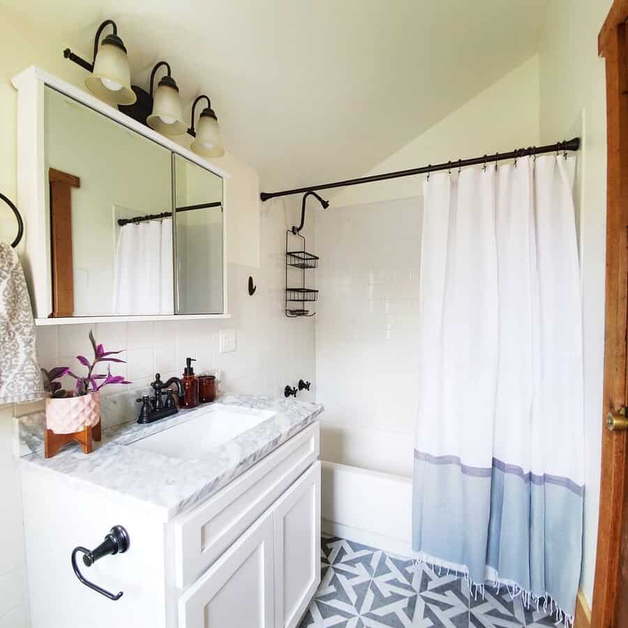 small bathroom with black fixtures 