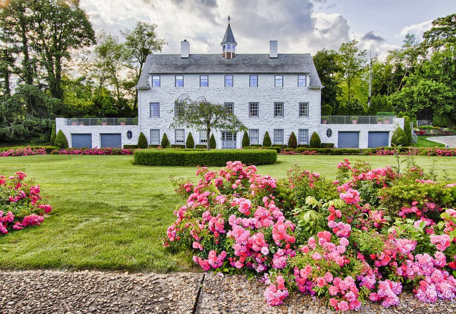 Modern colonial style house