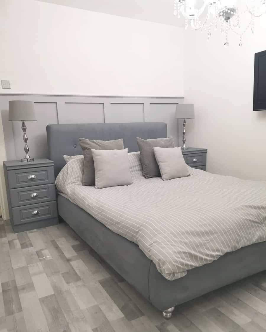 Bedroom with grey tones