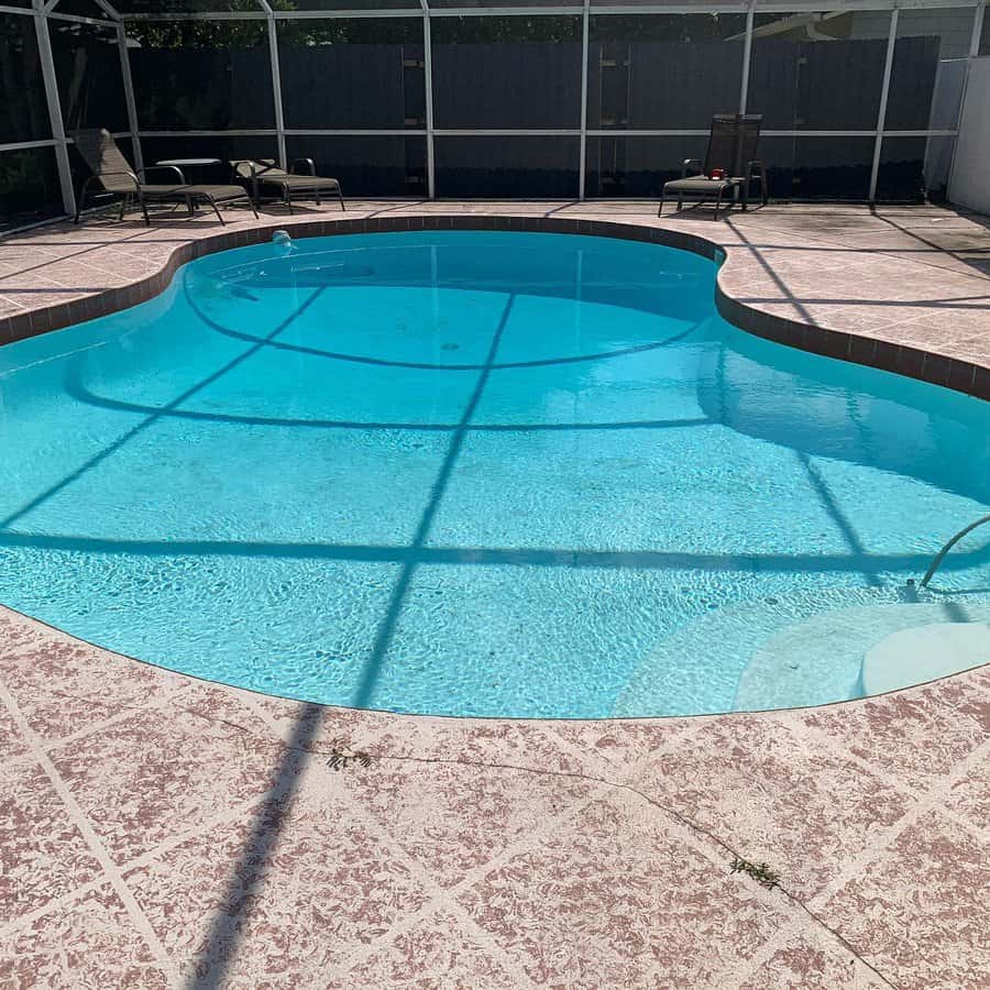 Patterned pool side tiles