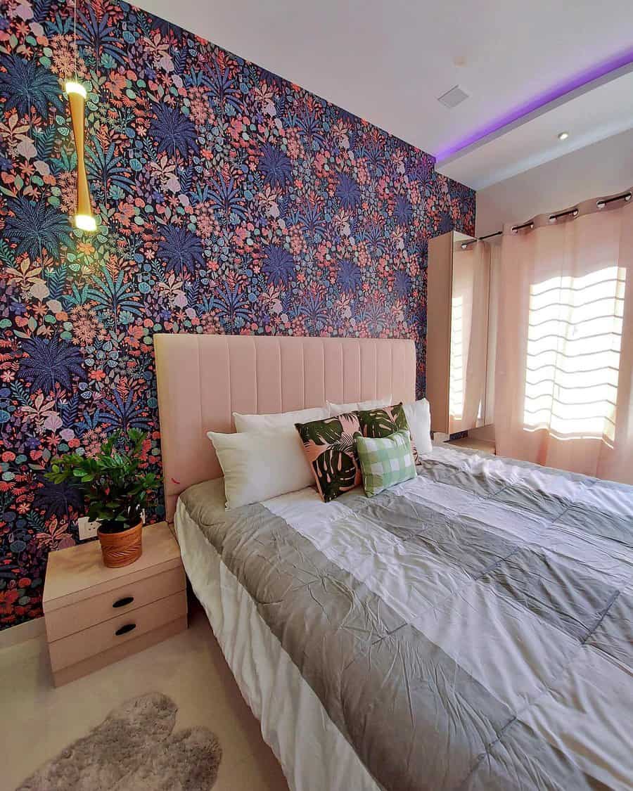 bedroom with leaves and floral wallpapper