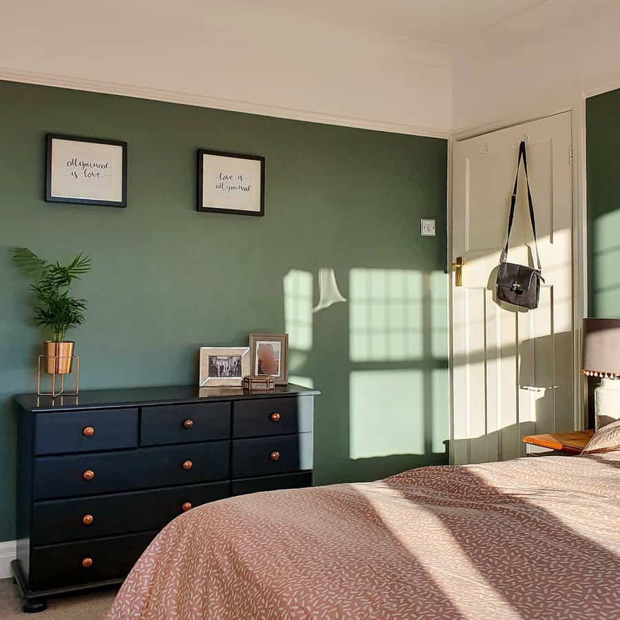 dark green bedroom paint