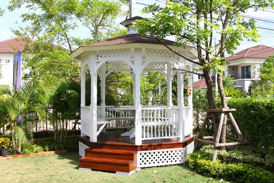 Round gazebo