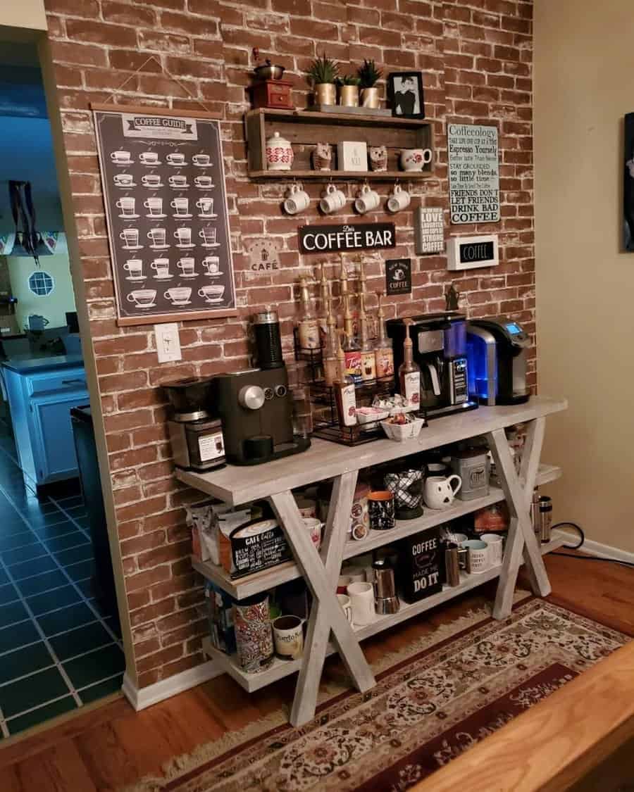 Recycled pallet wood as coffee mug storage 