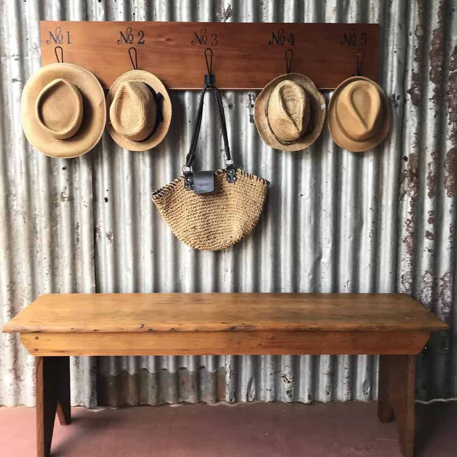 Pallet hat rack