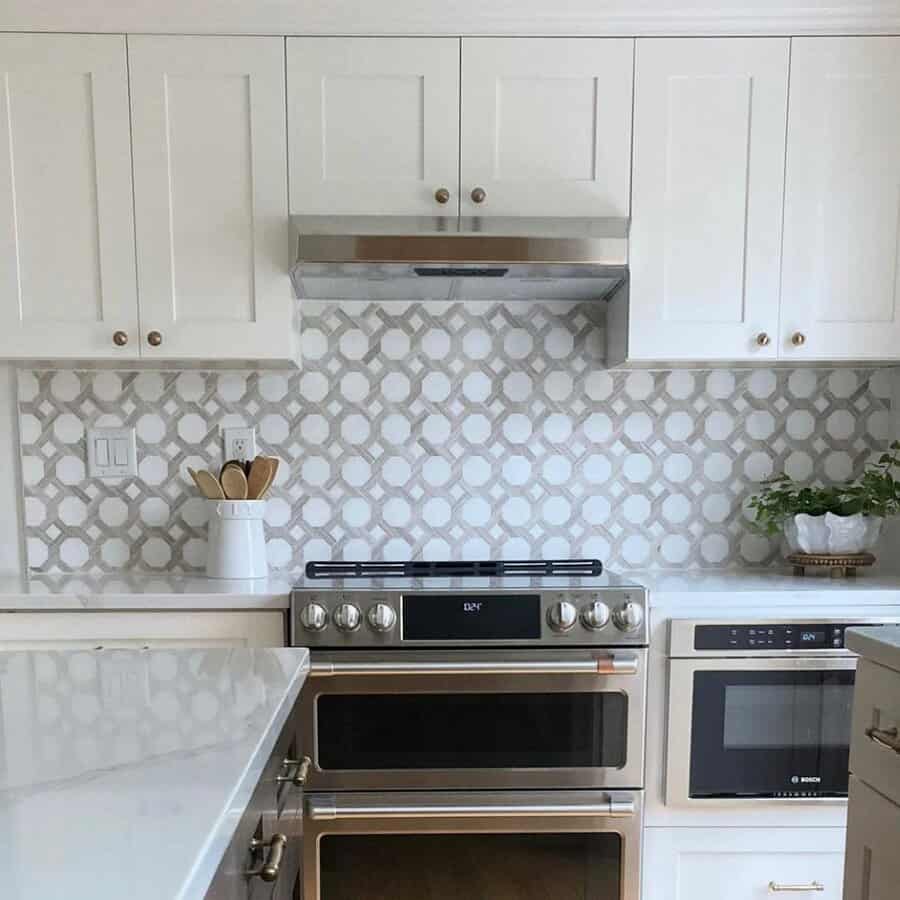 decorative white kitchen backsplash