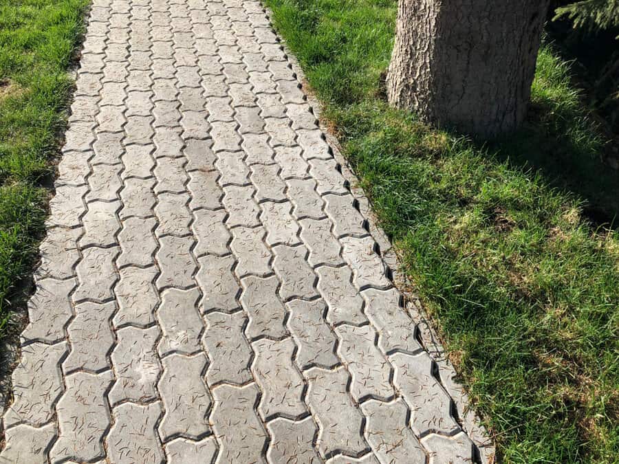 Interlocking pavers