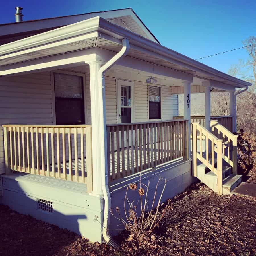 Wooden deck railing