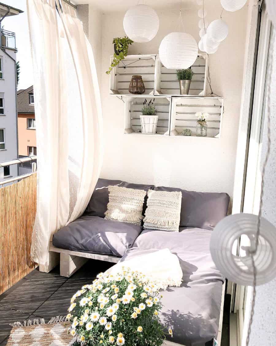 Apartment balcony privacy ideas