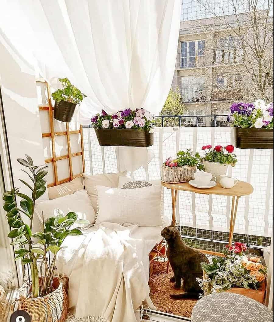 Apartment balcony privacy ideas