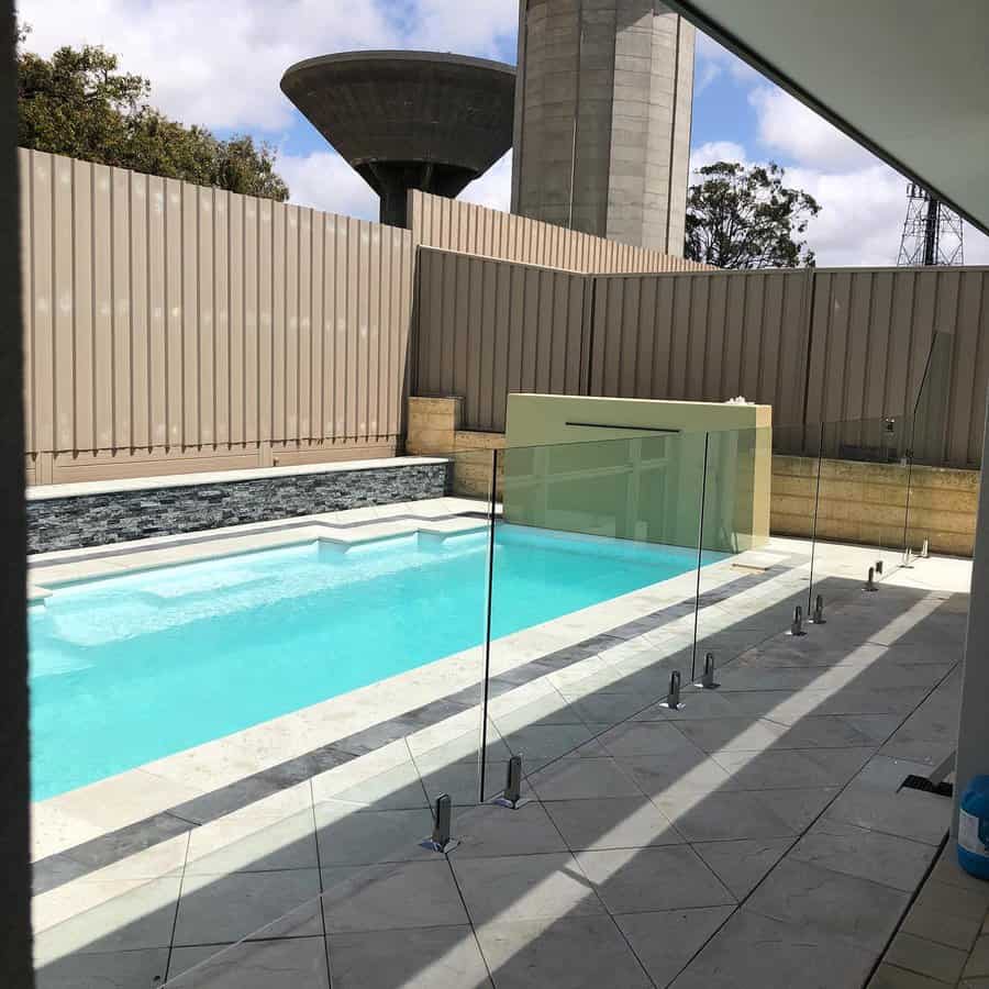 Glass pool fence