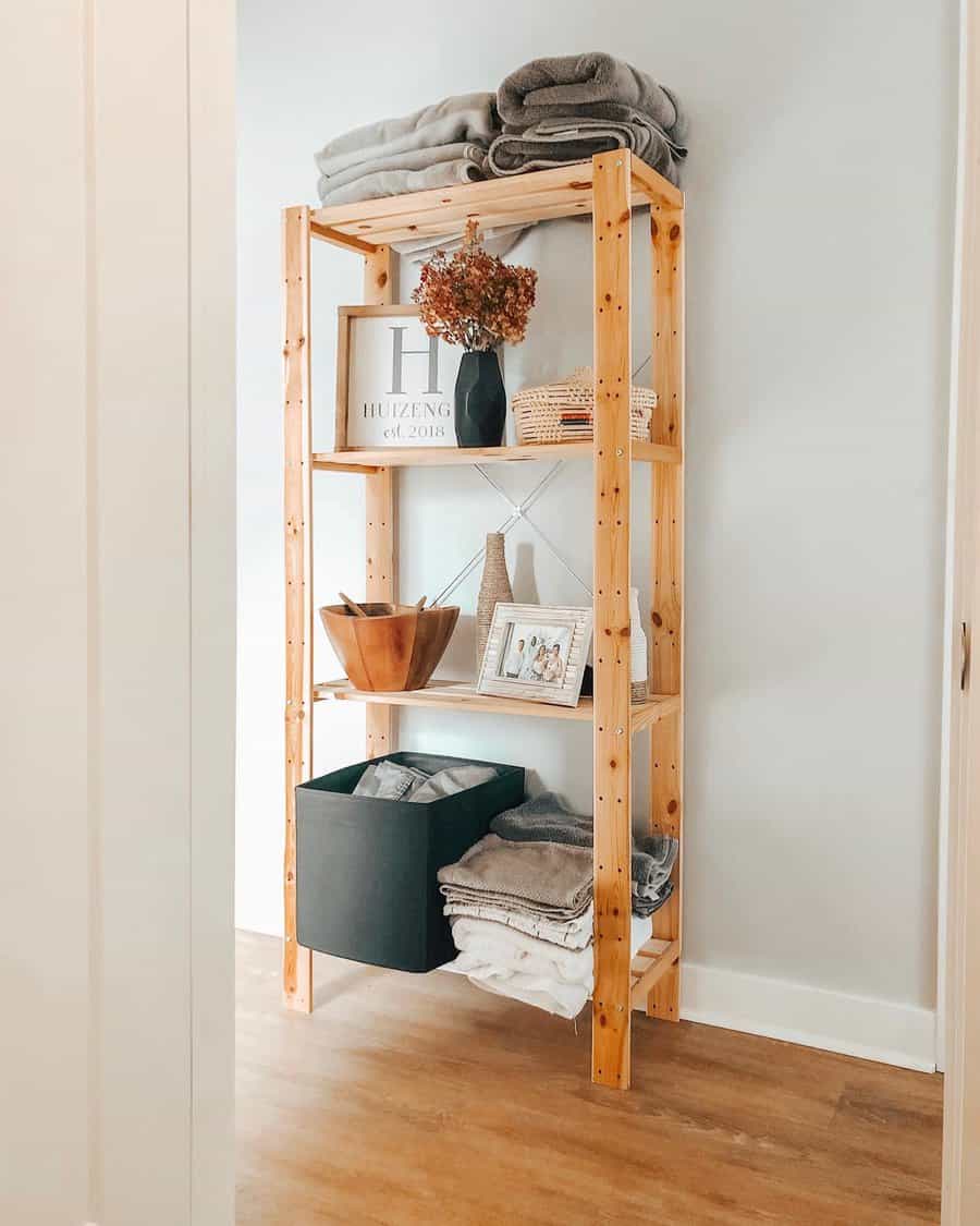 Backless towel shelves 