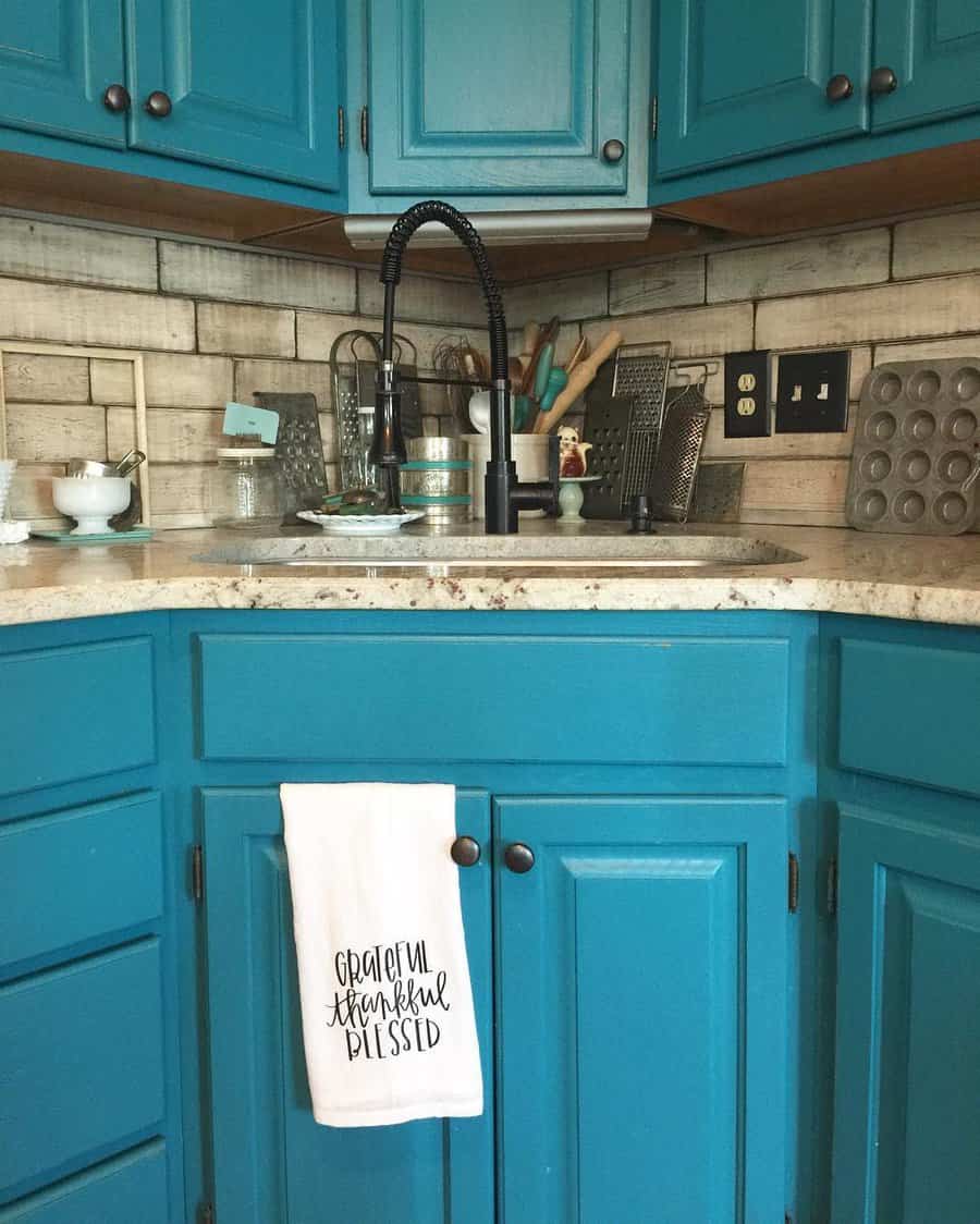 Rustic kitchen backsplash