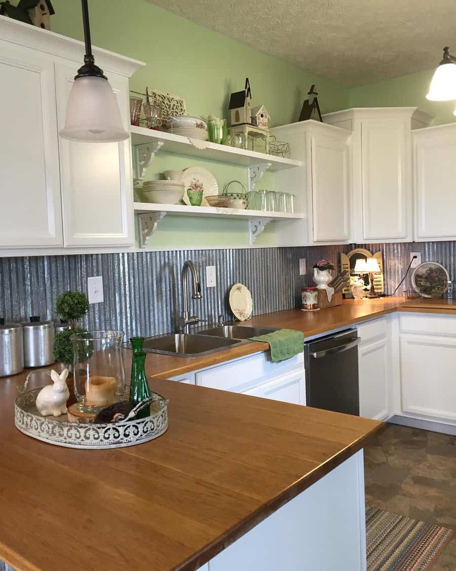 Rustic kitchen backsplash