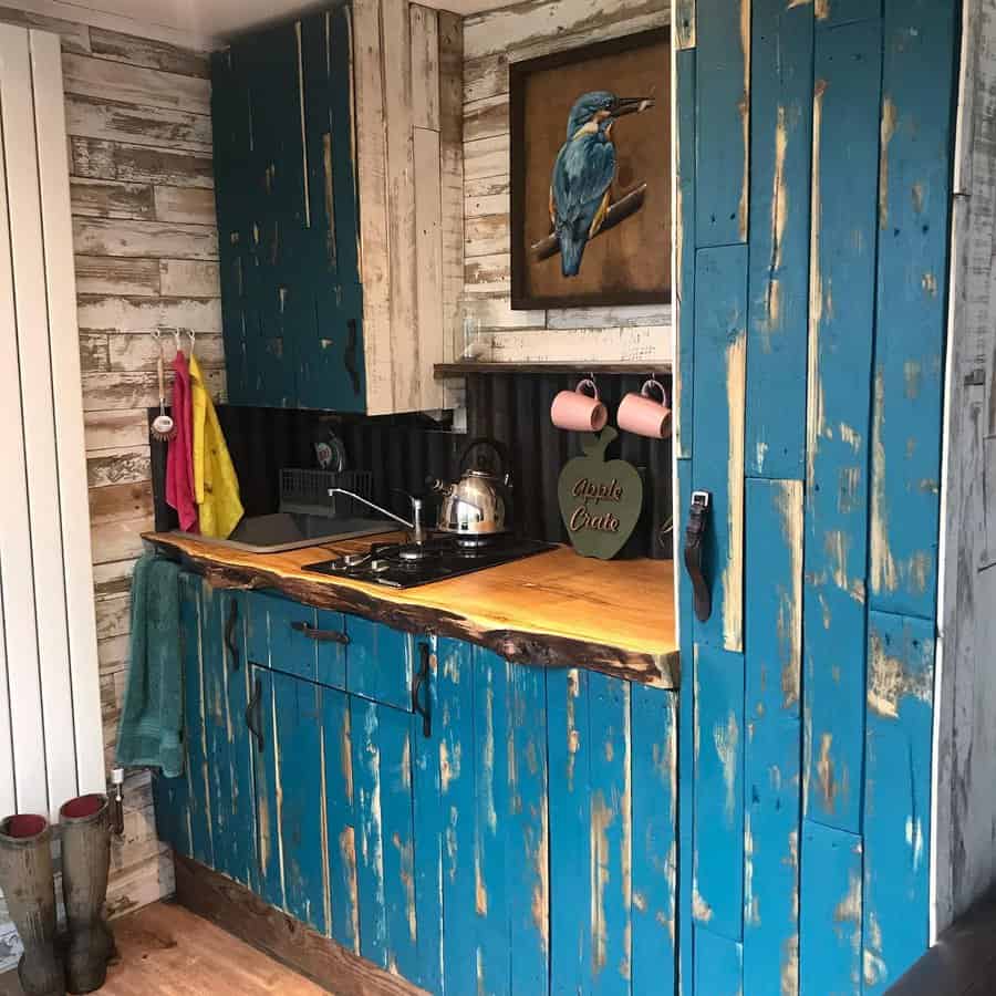 Rustic kitchen with reclaimed wood 