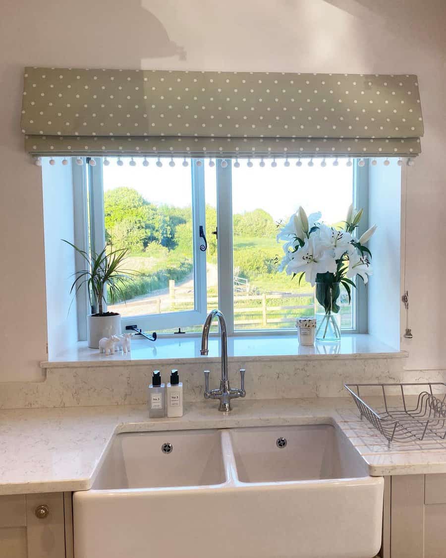 Roman Blinds Kitchen Curtain Ideas salpoole