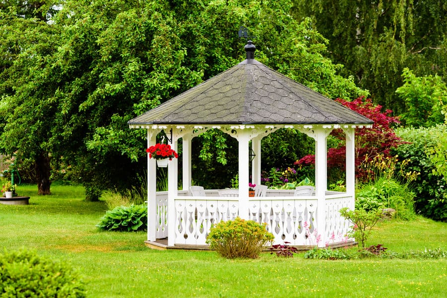 Round gazebo