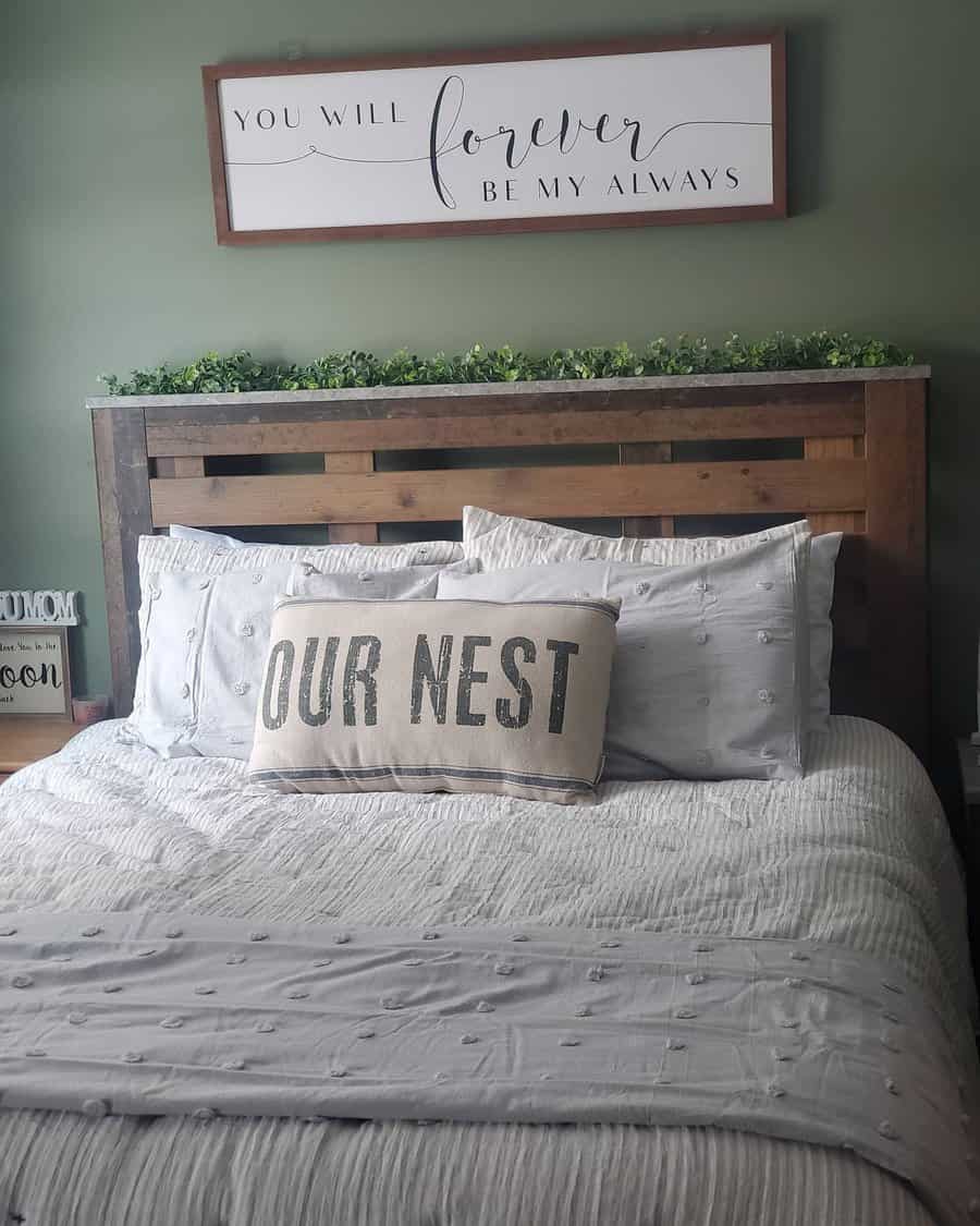 Wood pallet bed 