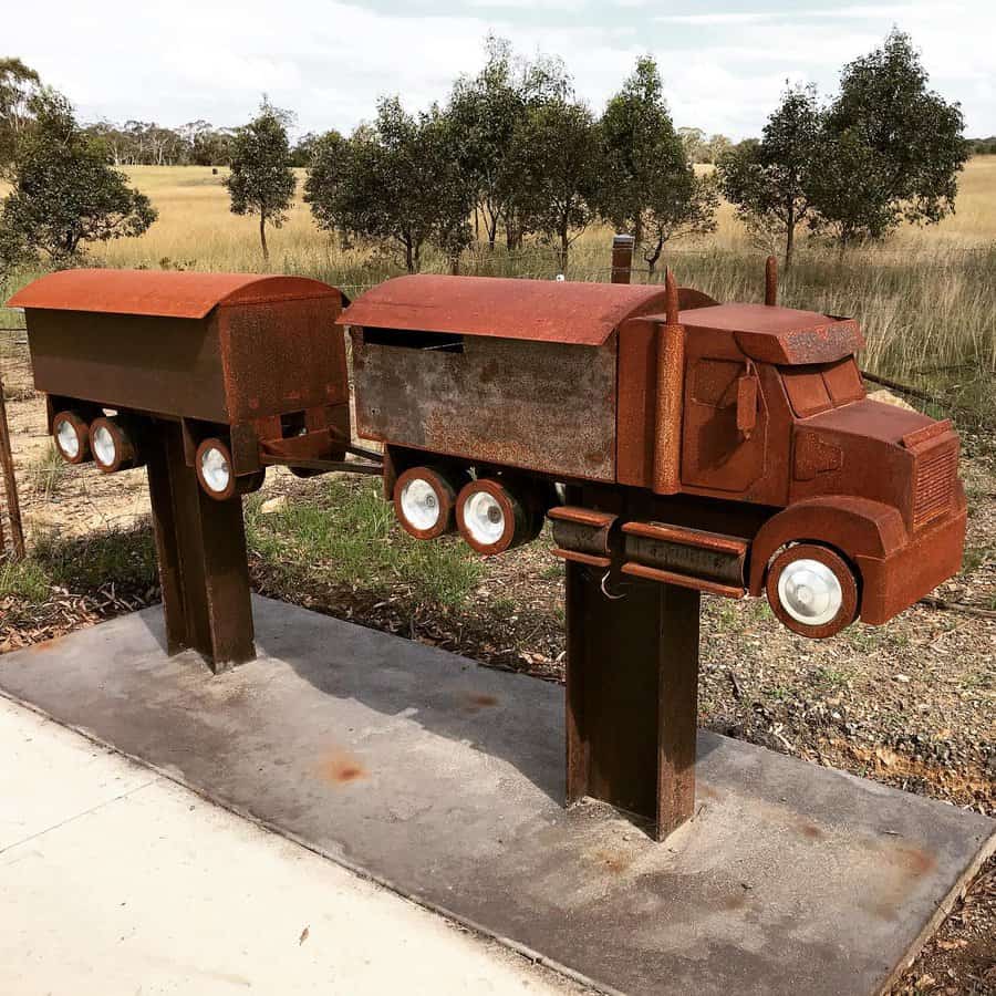 Rustic mailbox