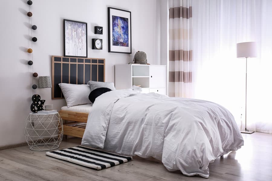 minimalist modern teenage bedroom