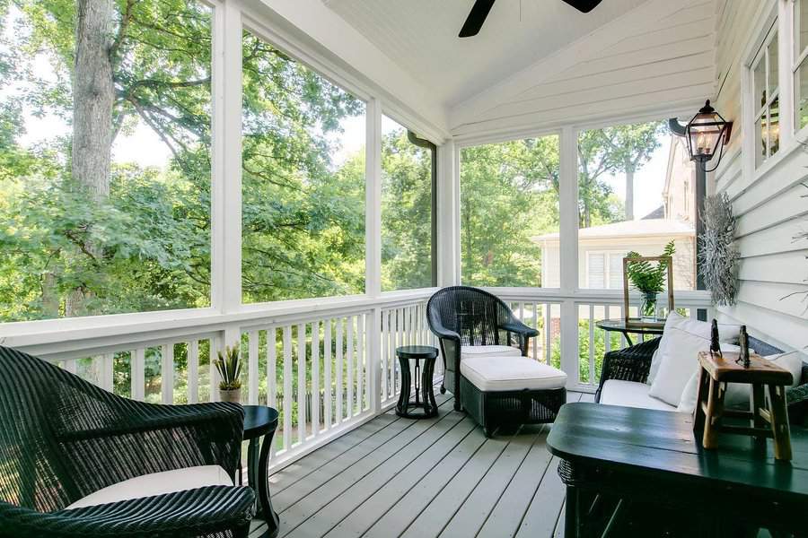 Screened in porch