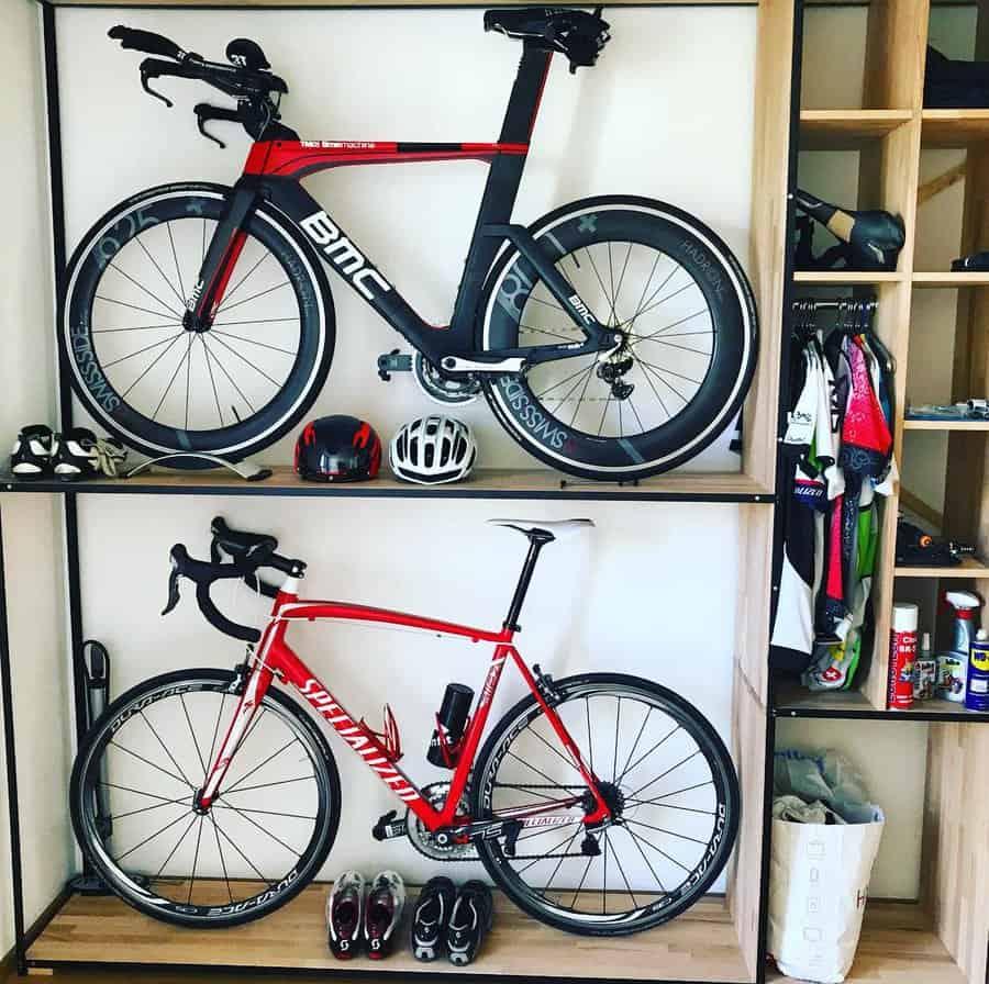 Indoor bike cabinet