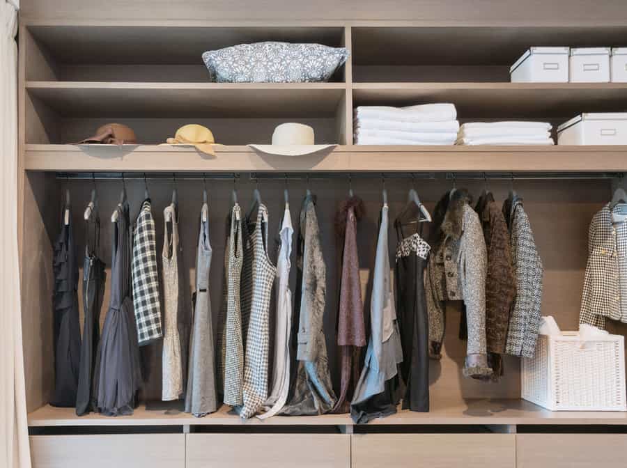 Seasonally organized clothing