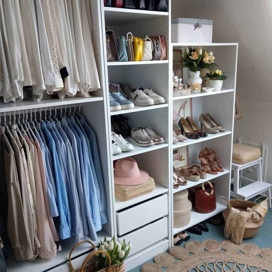 Small closet with modular shelves 