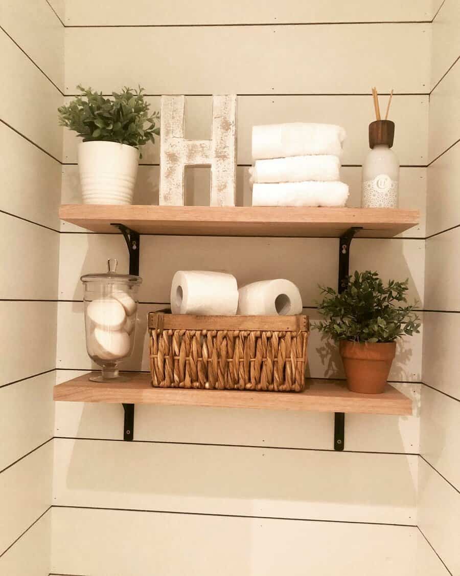 Floating towel shelves 