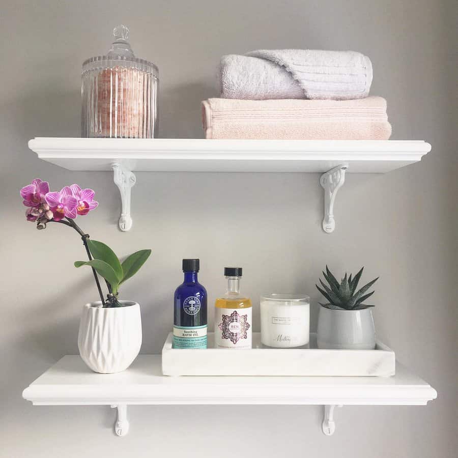 Floating towel shelves 