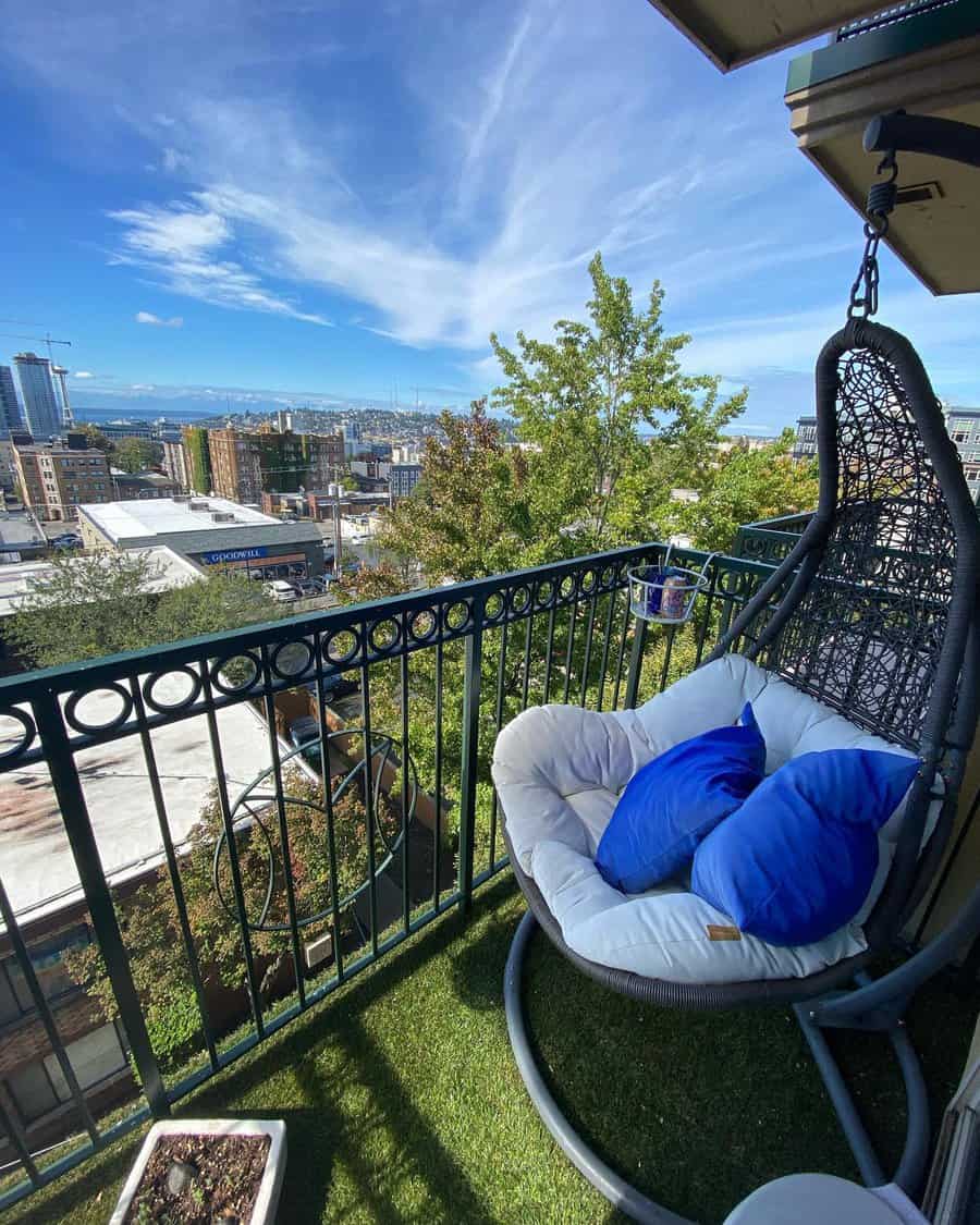 Cafe style balcony