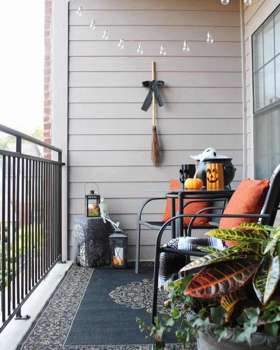 Apartment patio with area rug