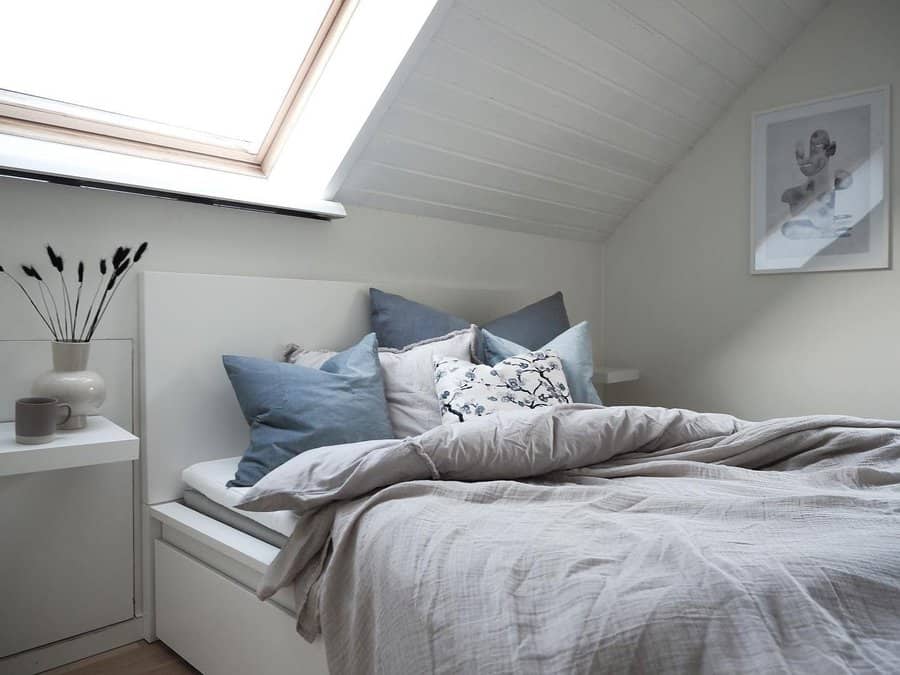 Small grey bedroom