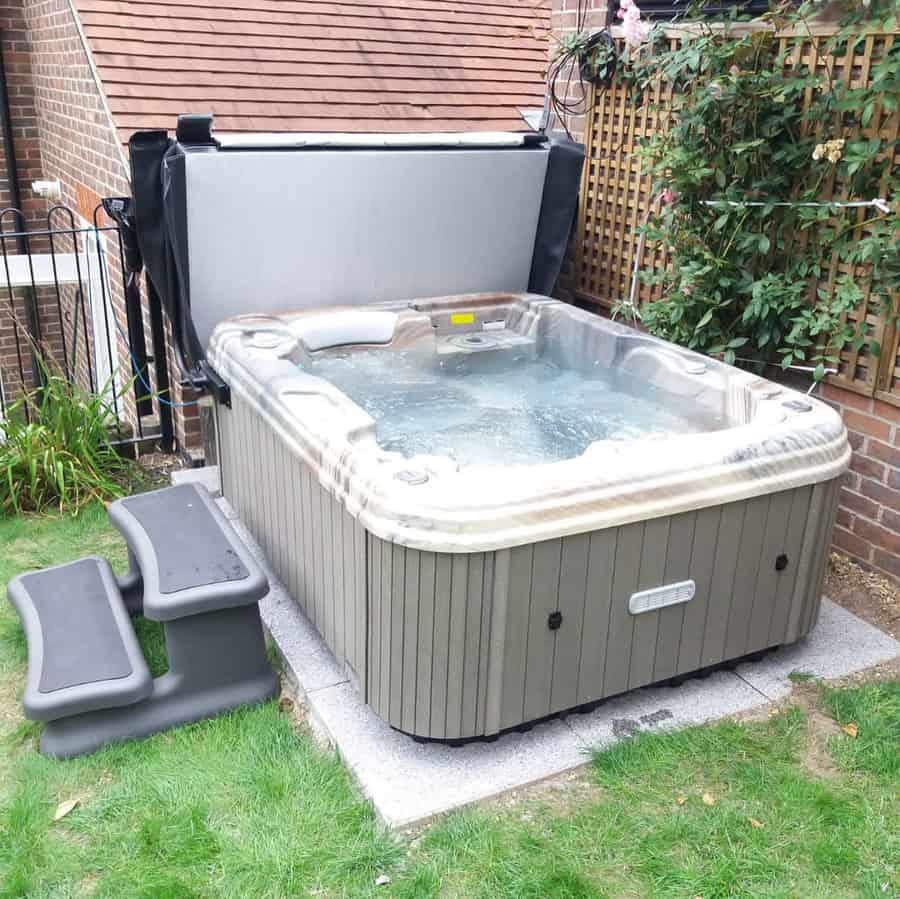 Small hot tubs