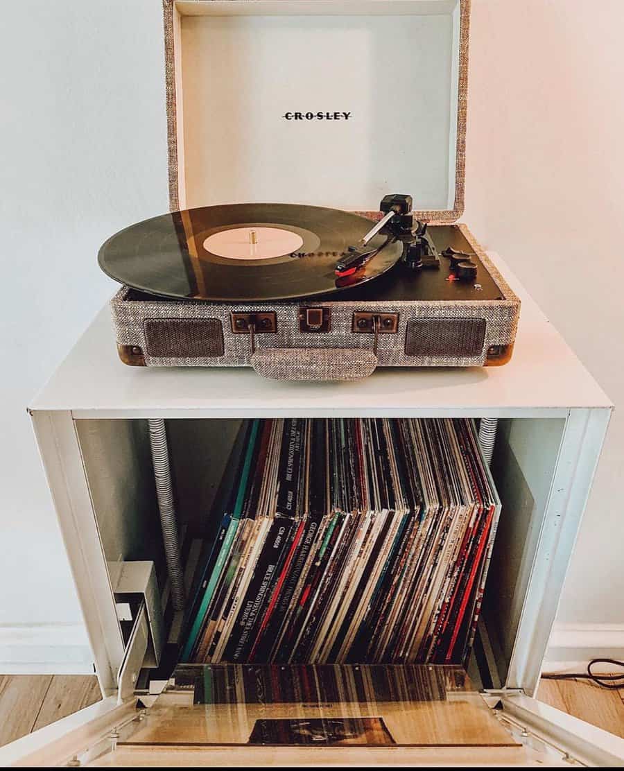 Vinyl compact storage