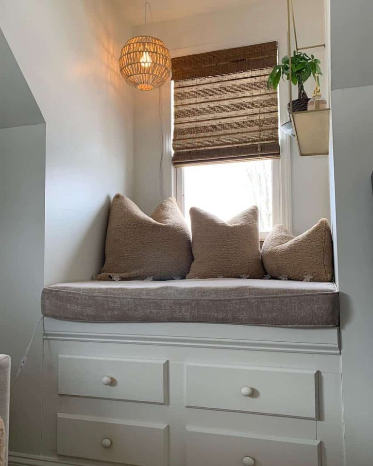 41 Inspirational Window Seat Ideas That are Super Cozy