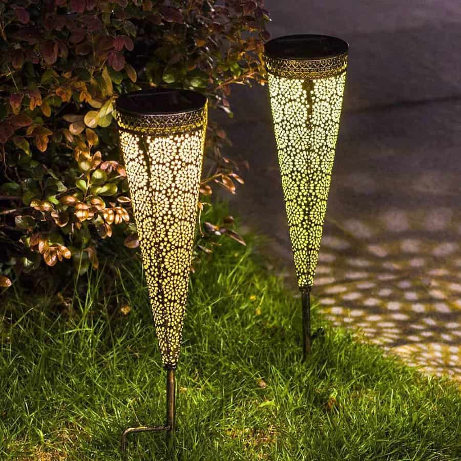 26 Best Landscape Lighting Ideas for Your Home