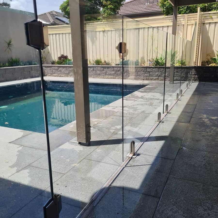 Glass pool fence