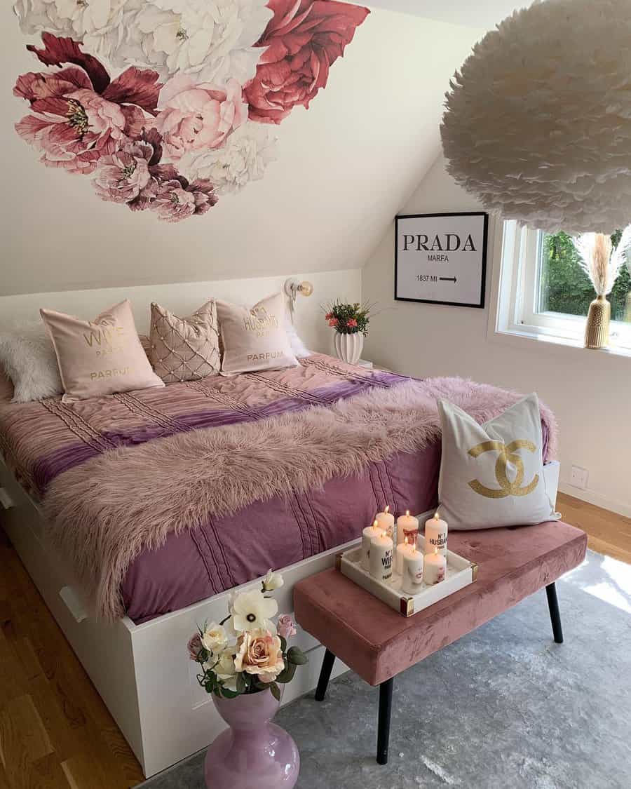 Floral wallpaper bedroom design