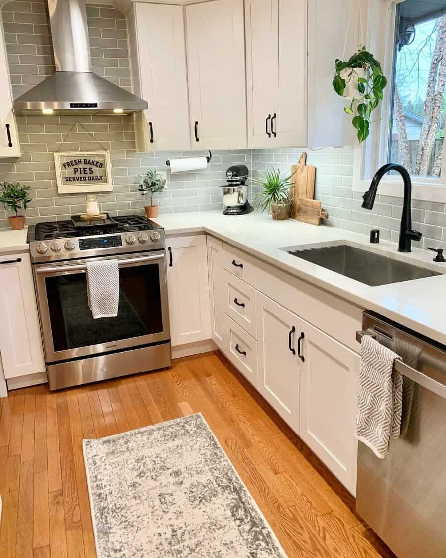 Stainless steel range hood