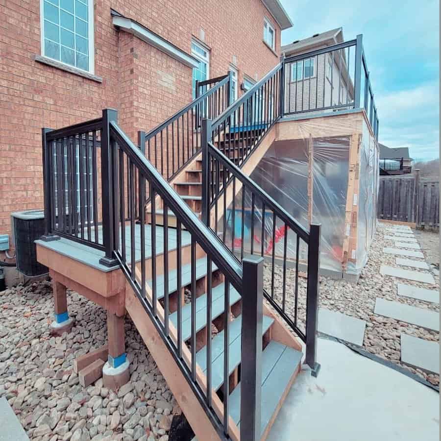 Metal deck railing