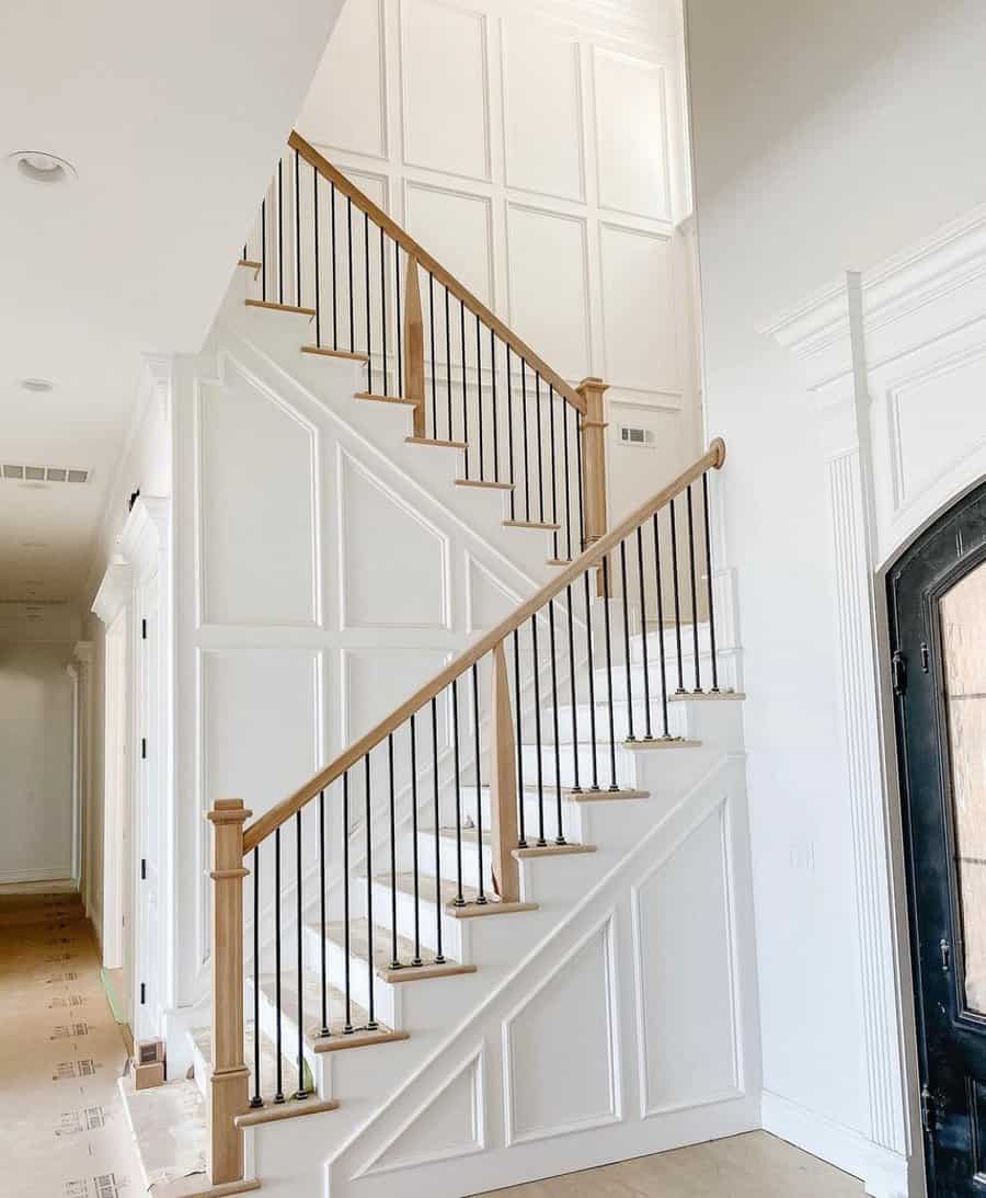 Stair wall trim moulding