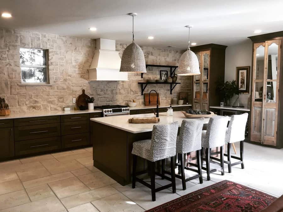 Rustic tile kitchen backsplash