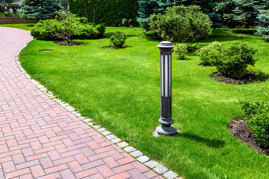 8 Lawn Edging Ideas for Beautiful Landscaping