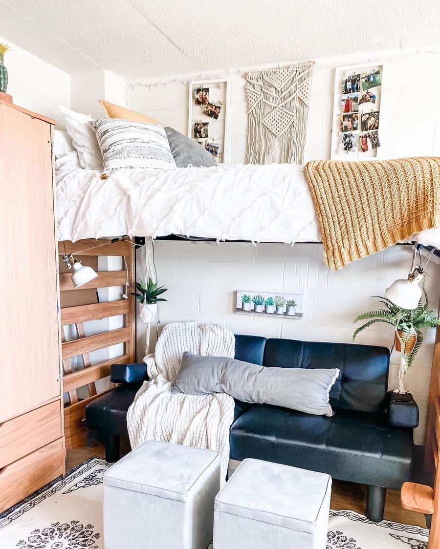 Loft bed 